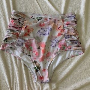 Vintage floral print Kortni Jeane side ruched bottoms